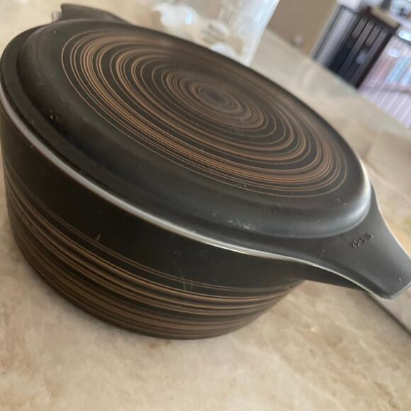Pyrex Terra matte black and brown striped 485 B 2-1/2Qt covered casserole - Picture 4 of 12